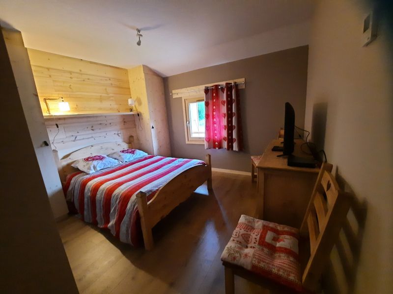 photo 9 Owner direct vacation rental Samons appartement Rhone-Alps Haute-Savoie bedroom 1
