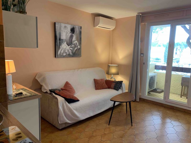 photo 3 Owner direct vacation rental Saint Cyr sur Mer appartement Provence-Alpes-Cte d'Azur Var Lounge