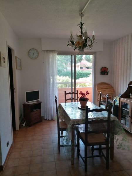 photo 5 Owner direct vacation rental Bormes Les Mimosas appartement Provence-Alpes-Cte d'Azur Var Living room