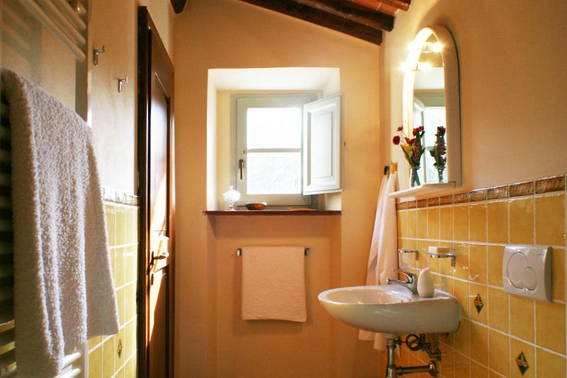 photo 9 Owner direct vacation rental Siena gite Tuscany Siena bathroom 2