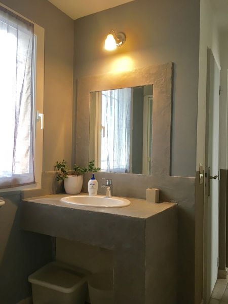 photo 2 Owner direct vacation rental Aix en Provence appartement Provence-Alpes-Cte d'Azur Bouches du Rhne Half bath