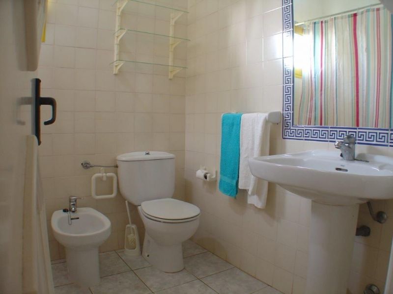 photo 23 Owner direct vacation rental Vilamoura maison   Bathroom w/toilet only