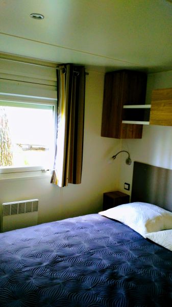 photo 2 Owner direct vacation rental Mimizan mobilhome Aquitaine Landes bedroom 1