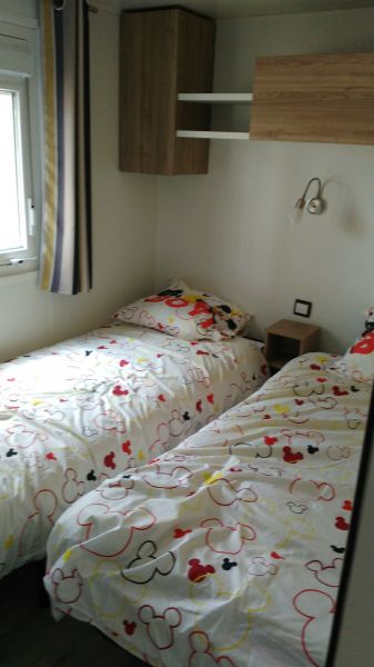 photo 3 Owner direct vacation rental Mimizan mobilhome Aquitaine Landes bedroom 2