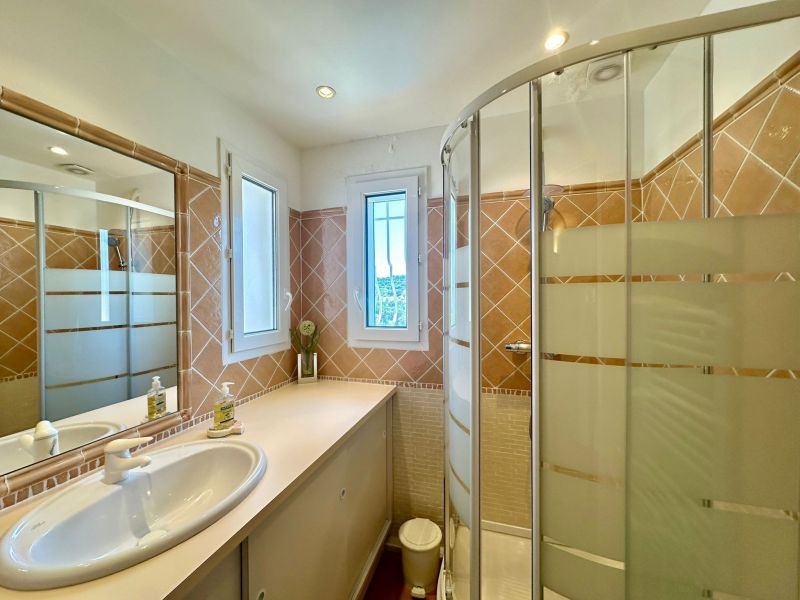 photo 24 Owner direct vacation rental Les Issambres appartement Provence-Alpes-Cte d'Azur Var bathroom