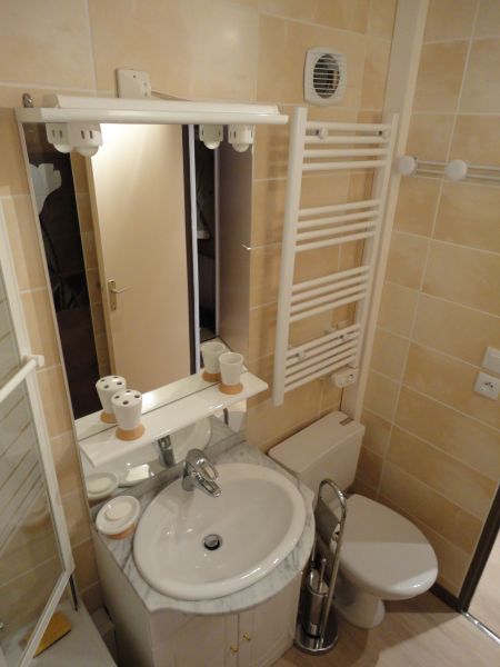 photo 6 Owner direct vacation rental Les Menuires appartement Rhone-Alps Savoie bathroom