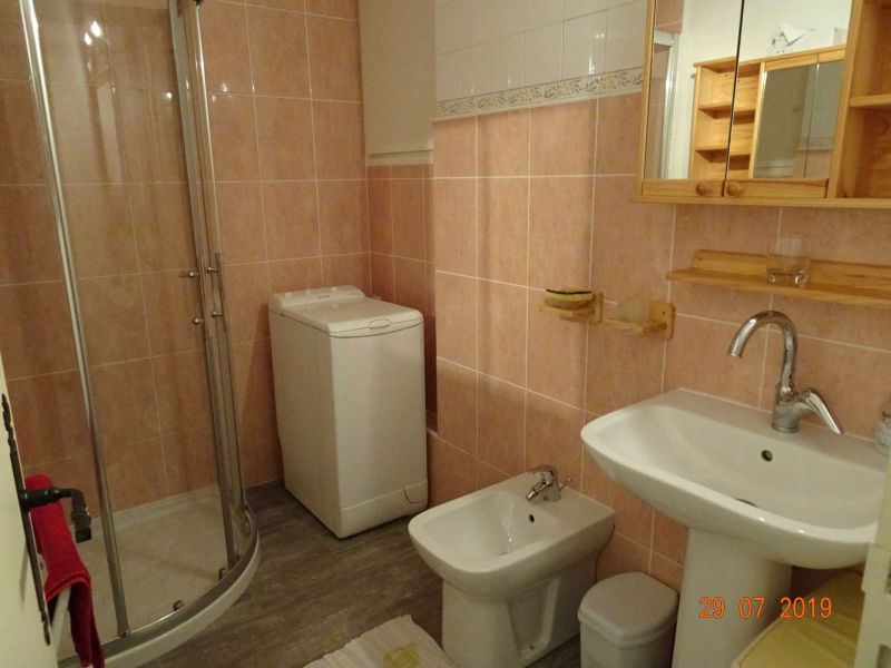 photo 8 Owner direct vacation rental Embrun appartement Provence-Alpes-Cte d'Azur Hautes-Alpes bathroom