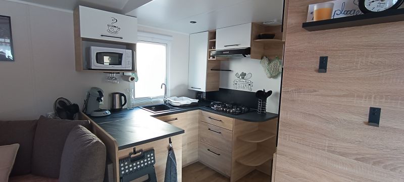 photo 11 Owner direct vacation rental Vias mobilhome Languedoc-Roussillon Hrault Open-plan kitchen