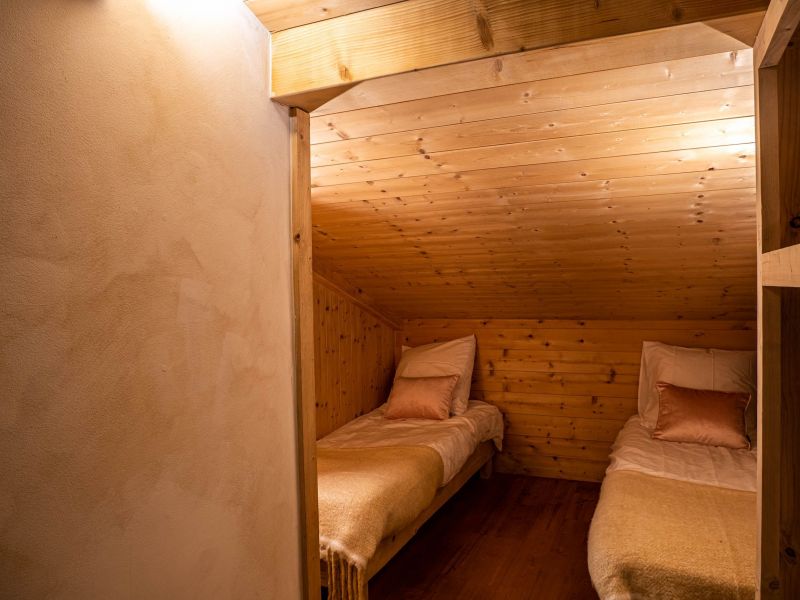 photo 8 Owner direct vacation rental Chamonix Mont-Blanc appartement Rhone-Alps Haute-Savoie bedroom 2