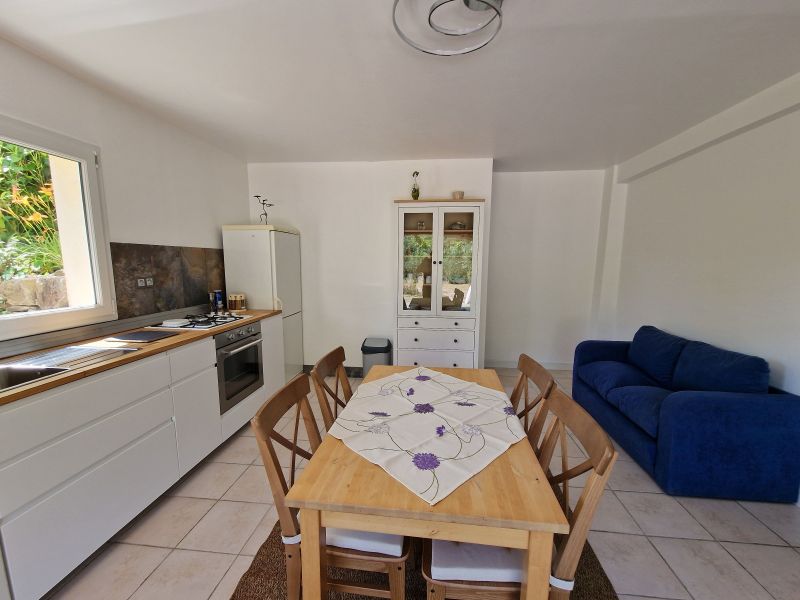 photo 4 Owner direct vacation rental Uzs appartement Languedoc-Roussillon  Separate kitchen