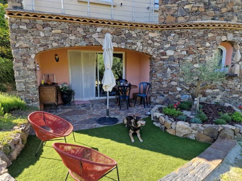 photo 0 Owner direct vacation rental Uzs appartement Languedoc-Roussillon  View of the property from outside