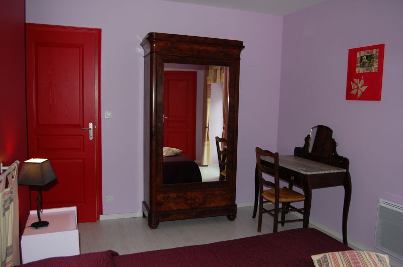 photo 3 Owner direct vacation rental Vire gite Basse-Normandie Calvados bedroom 4