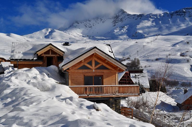 photo 0 Owner direct vacation rental Saint Franois Longchamp appartement Rhone-Alps Savoie View of the property from outside