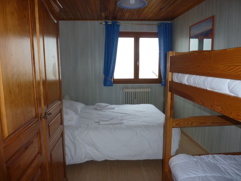 photo 13 Owner direct vacation rental Alpe d'Huez appartement Rhone-Alps Isre bedroom 2