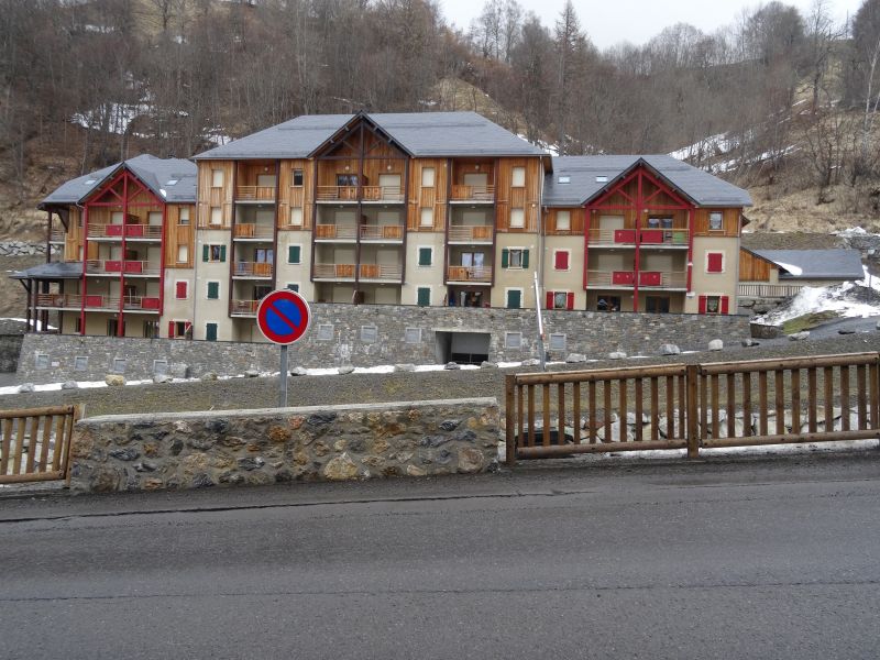 photo 3 Owner direct vacation rental Barges appartement Midi-Pyrnes Hautes-Pyrnes View of the property from outside