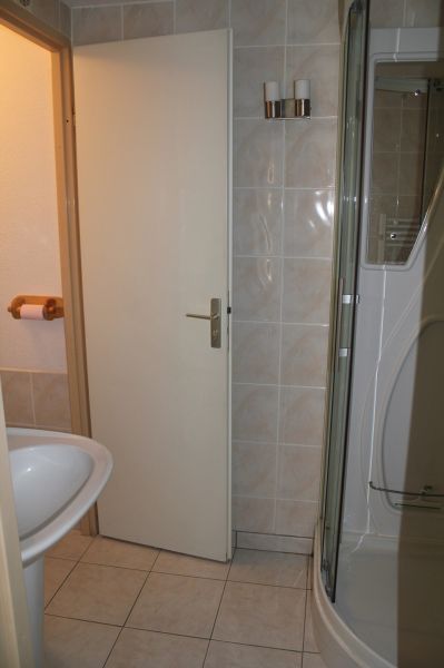 photo 5 Owner direct vacation rental Valras-Plage maison Languedoc-Roussillon  Bathroom w/toilet only
