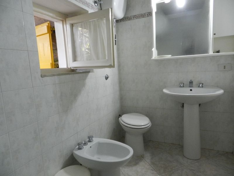 photo 8 Owner direct vacation rental Castagneto Carducci maison Tuscany Livorno Province bathroom 1