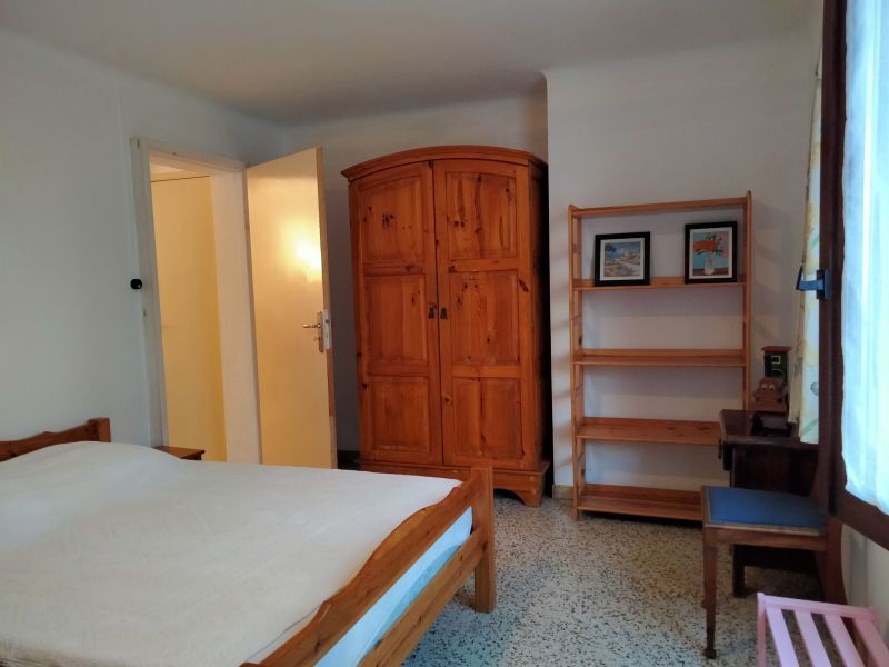 photo 6 Owner direct vacation rental Aigues Mortes appartement   bedroom