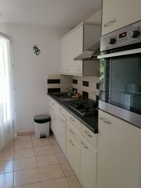 photo 5 Owner direct vacation rental Fouesnant appartement Brittany Finistre Separate kitchen