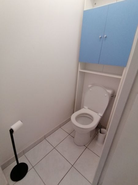 photo 6 Owner direct vacation rental Fouesnant appartement Brittany Finistre Bathroom w/toilet only