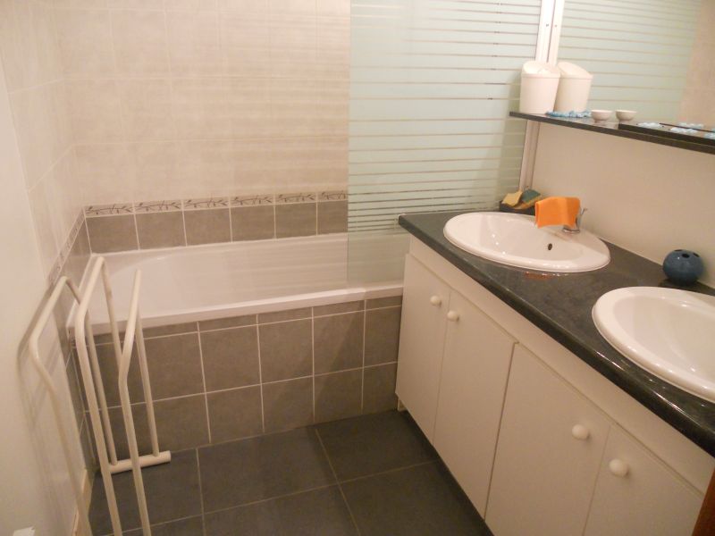 photo 10 Owner direct vacation rental Vaujany appartement Rhone-Alps Isre bathroom