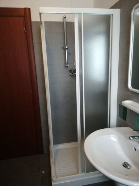 photo 10 Owner direct vacation rental Alba Adriatica appartement   bathroom