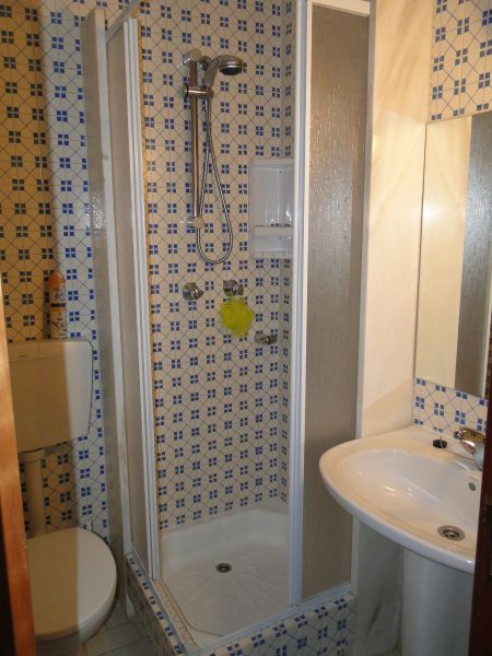 photo 10 Owner direct vacation rental Lagos appartement Algarve  Half bath
