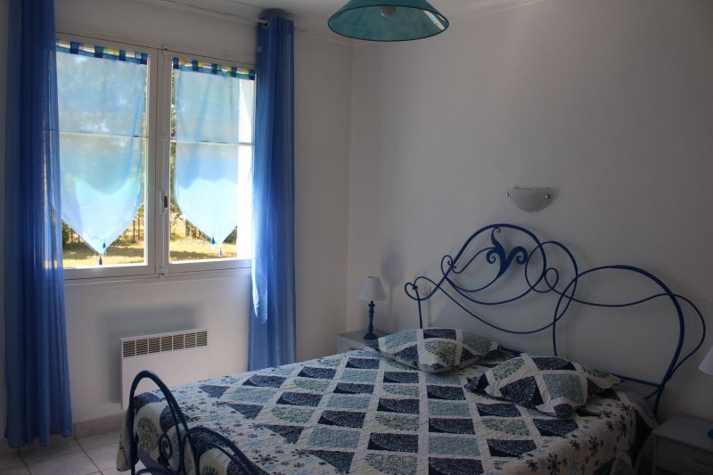 photo 5 Owner direct vacation rental Frjus maison   bedroom 2