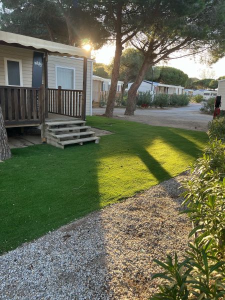 photo 1 Owner direct vacation rental Canet-en-Roussillon mobilhome Languedoc-Roussillon Pyrnes-Orientales View of the property from outside
