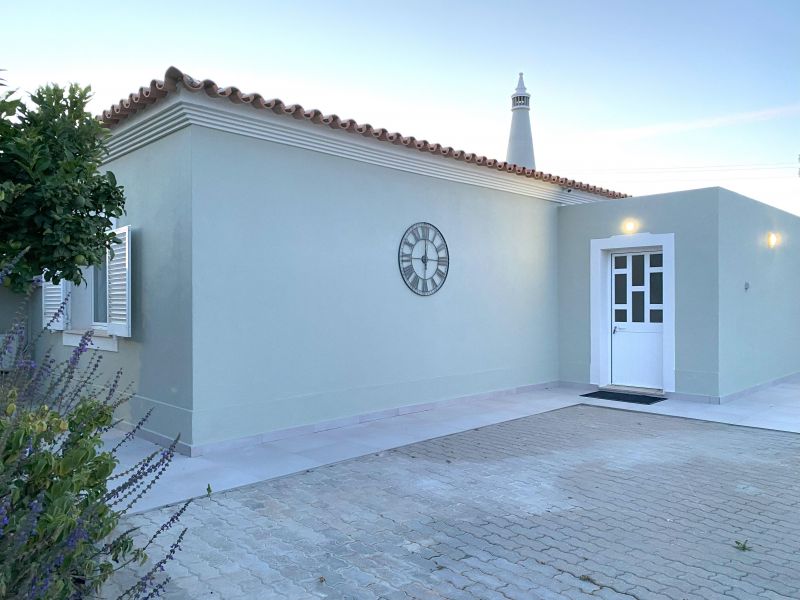 photo 14 Owner direct vacation rental Albufeira maison Algarve  View of the property from outside