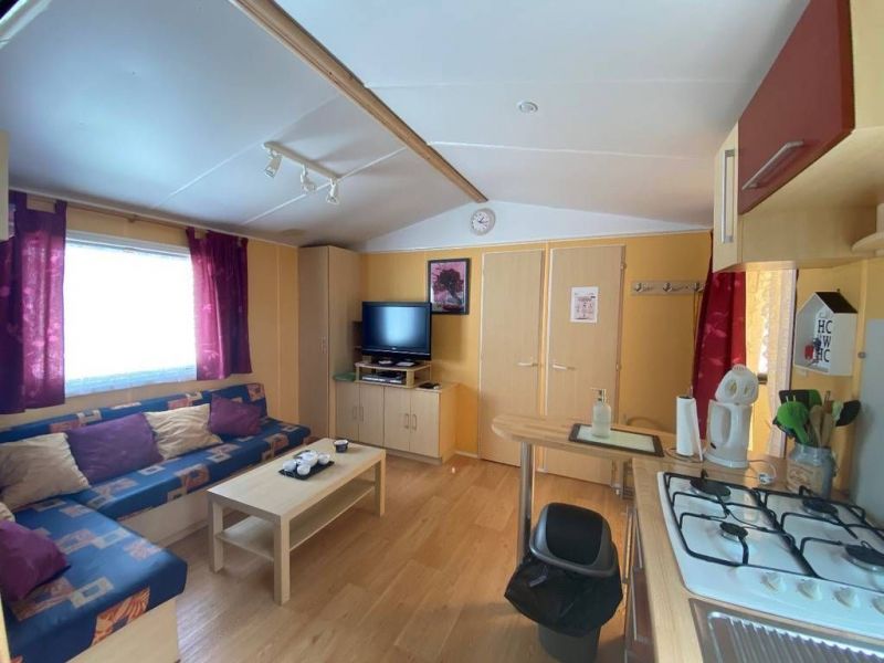 photo 4 Owner direct vacation rental Hyres mobilhome   Living room