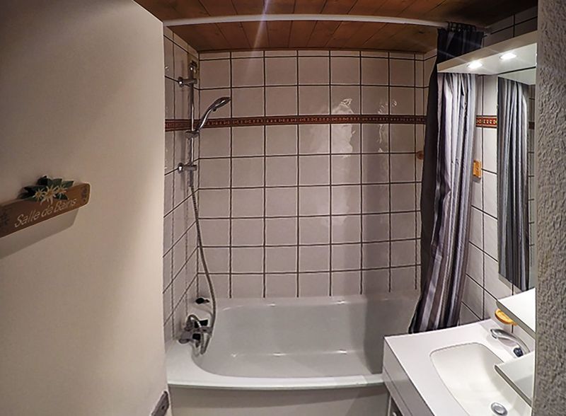 photo 12 Owner direct vacation rental La Plagne appartement Rhone-Alps Savoie bathroom