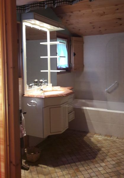photo 12 Owner direct vacation rental Les Contamines Montjoie chalet Rhone-Alps Haute-Savoie bathroom