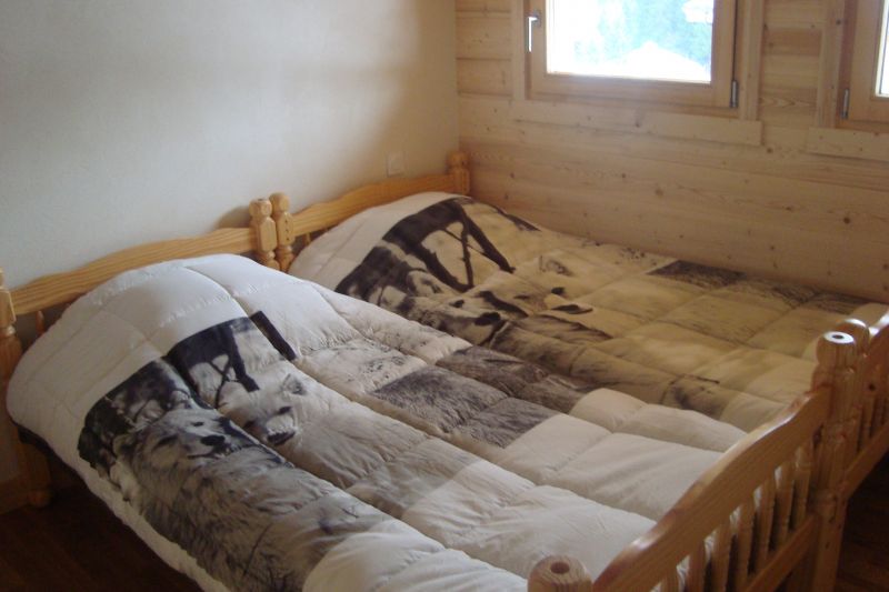 photo 3 Owner direct vacation rental Praz de Lys Sommand chalet Rhone-Alps Haute-Savoie bedroom 3