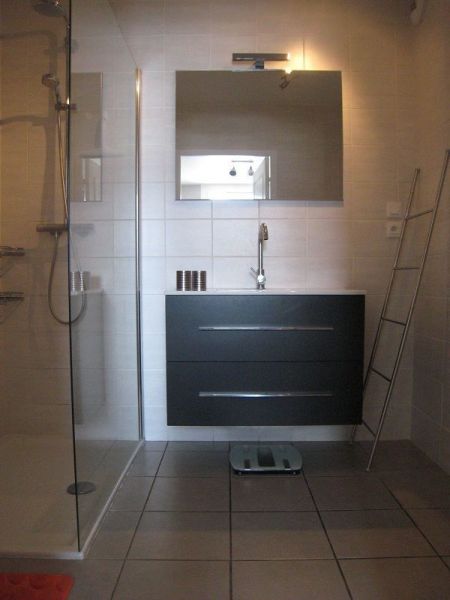photo 13 Owner direct vacation rental Embrun appartement Provence-Alpes-Cte d'Azur Hautes-Alpes bathroom