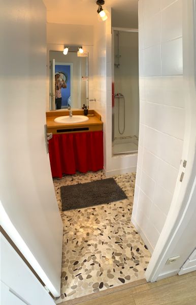 photo 8 Owner direct vacation rental Saint Francois appartement Grande Terre  bathroom