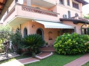 Marina Di Pietrasanta vacation rentals for 5 people: appartement # 127698