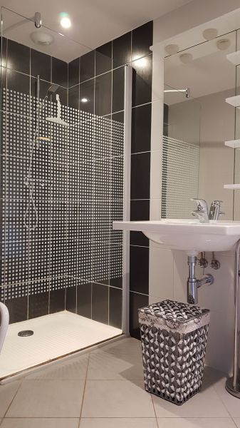 photo 9 Owner direct vacation rental Calvi appartement Corsica Corsica bathroom 1