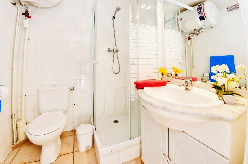 photo 8 Owner direct vacation rental La Londe-les-Maures appartement Provence-Alpes-Cte d'Azur Var bathroom