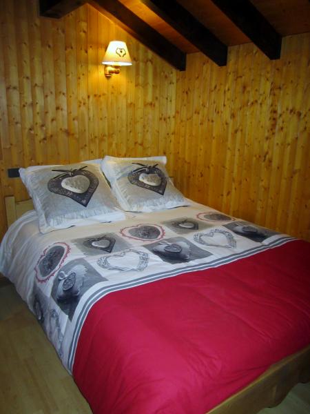 photo 16 Owner direct vacation rental Les Gets chalet Rhone-Alps Haute-Savoie bedroom 2