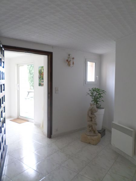 photo 5 Owner direct vacation rental Avignon appartement Provence-Alpes-Cte d'Azur Vaucluse Hall