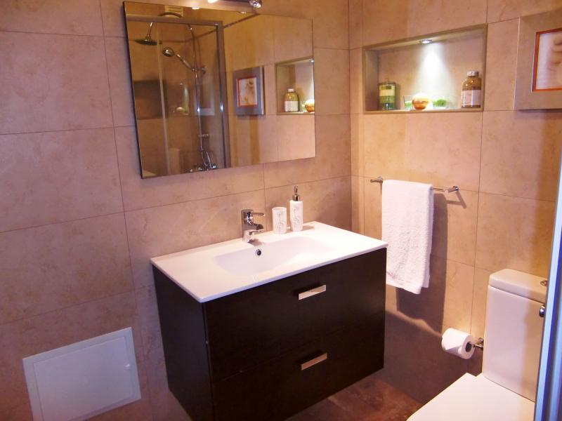photo 11 Owner direct vacation rental Monte Gordo appartement Algarve  bathroom