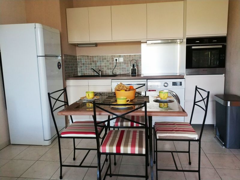 photo 10 Owner direct vacation rental Frjus appartement Provence-Alpes-Cte d'Azur Var Open-plan kitchen