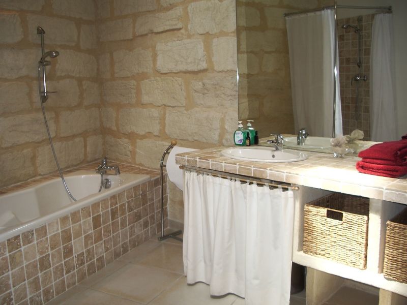 photo 24 Owner direct vacation rental Uzs maison Languedoc-Roussillon Gard bathroom