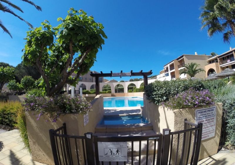 photo 14 Owner direct vacation rental Hyres appartement Provence-Alpes-Cte d'Azur Var Swimming pool