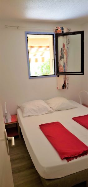 photo 6 Owner direct vacation rental Hyres appartement Provence-Alpes-Cte d'Azur Var bedroom