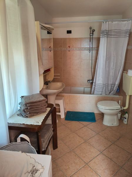 photo 15 Owner direct vacation rental Pontremoli maison Tuscany Massa-Carrara Province bathroom