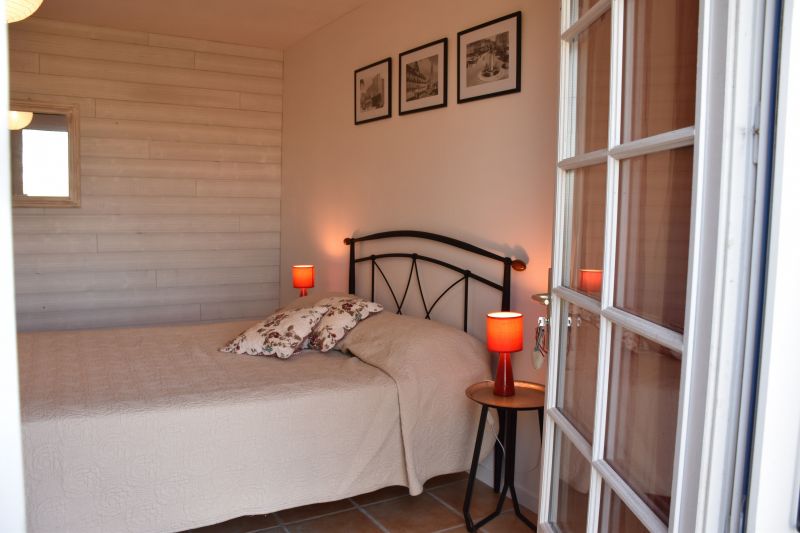 photo 5 Owner direct vacation rental Bergerac gite Aquitaine Dordogne bedroom