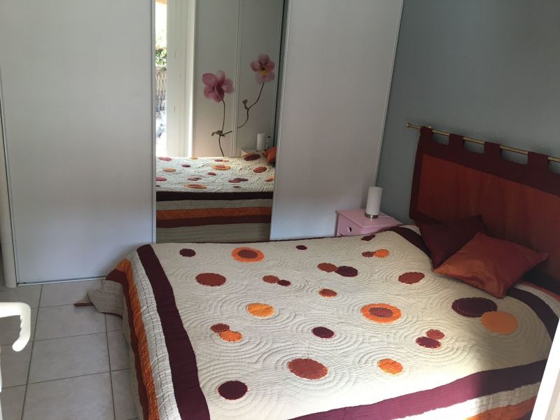 photo 2 Owner direct vacation rental Saint Cyr sur Mer appartement Provence-Alpes-Cte d'Azur Var bedroom