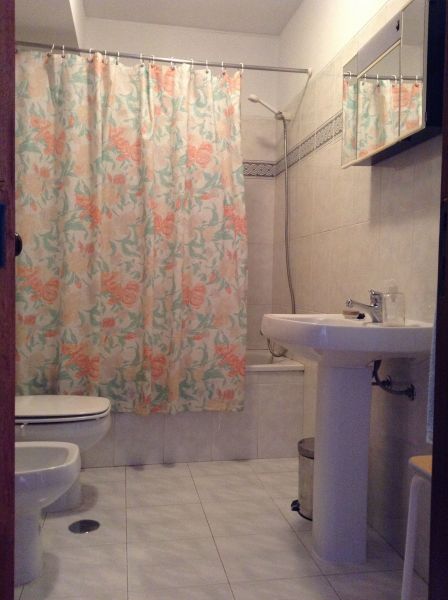 photo 10 Owner direct vacation rental Sesimbra appartement Greater Lisbon and Setbal Setbal bathroom 1